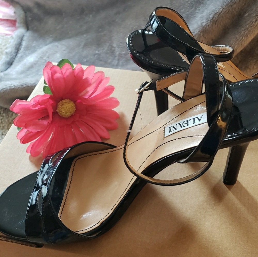 Alfani open toe heels size 10